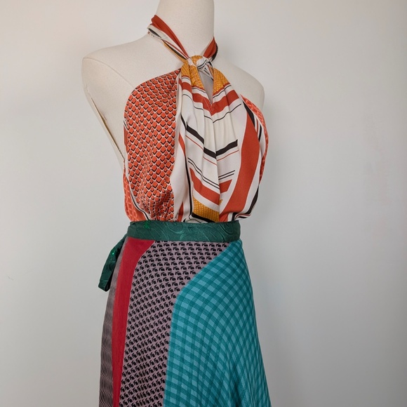 Banana Republic Halter Top Chevron Sleeveless Size Medium - Picture 2 of 10